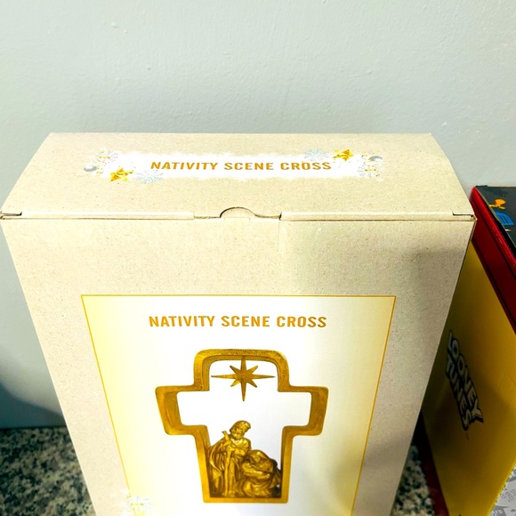 Nativity Scene Cross~ Cracker Barrel- NEW IN BOX - Picture 5 of 5